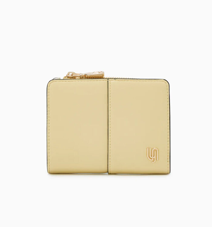 กระเป๋า Genevieve Infinite Short Wallet